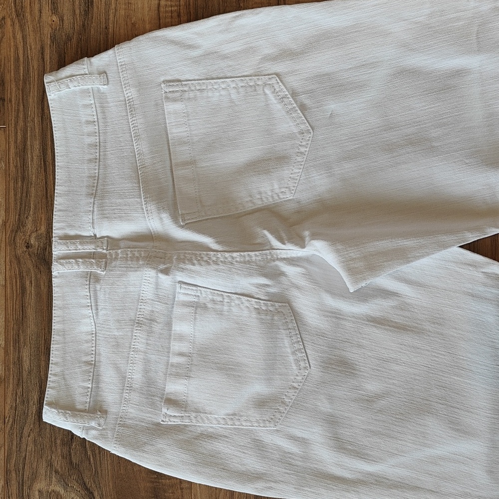 EUC Chico's white ankle jeans - Picture 4 of 6